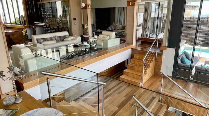 Villa, Heated Pool, Hot Tub And Housekeeper - Cape Town