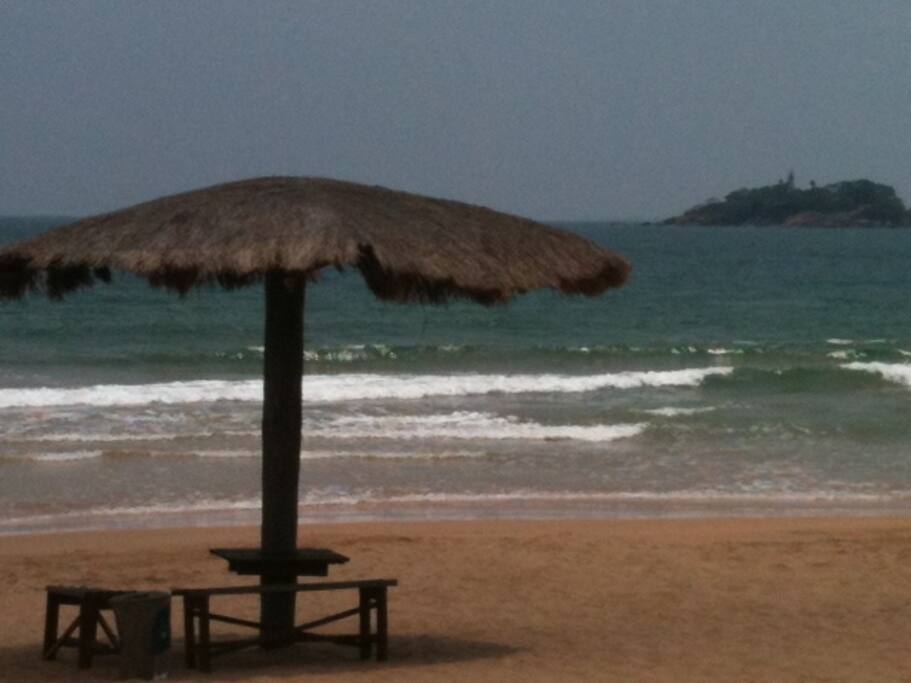 Golden Sandy Mt Lavinia Beach