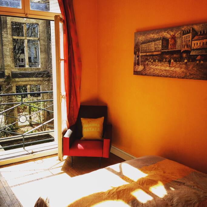Chambre vue sur la place des amoureux
