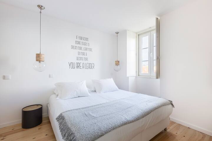 MY LX FLAT Bairro Alto Design Panoramic View gallery image 5