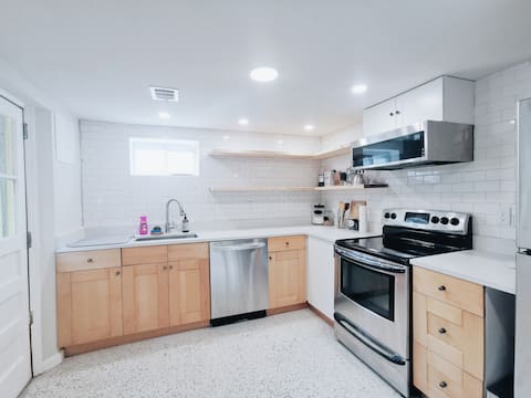 Modern renovated basement apt near Wheaton Metro