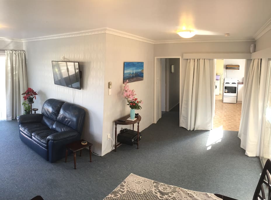 Lounge to hall and kitchen