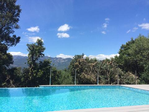 Maison idéalement située avec piscine à partager