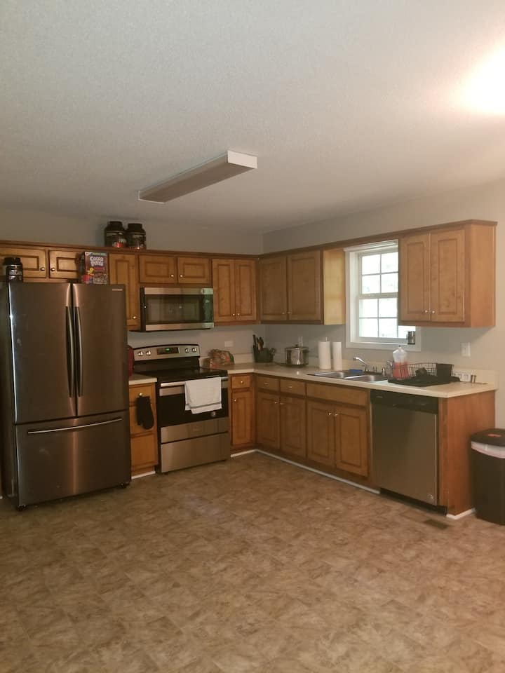 Basement Room With Private Entrance - Carrollton, GA