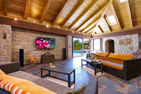 Popular Airbnb listing: Zekova torina in Blato Na Cetini