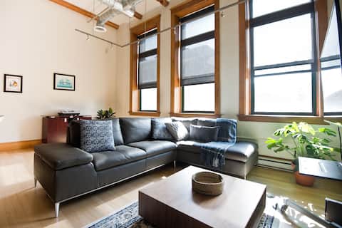 West Exchange district loft W/ Parking