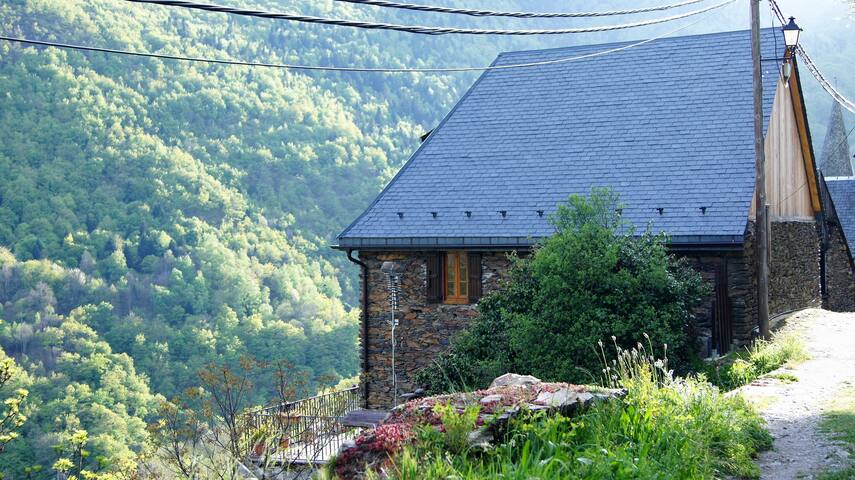 House overlooking the Aran Aneto