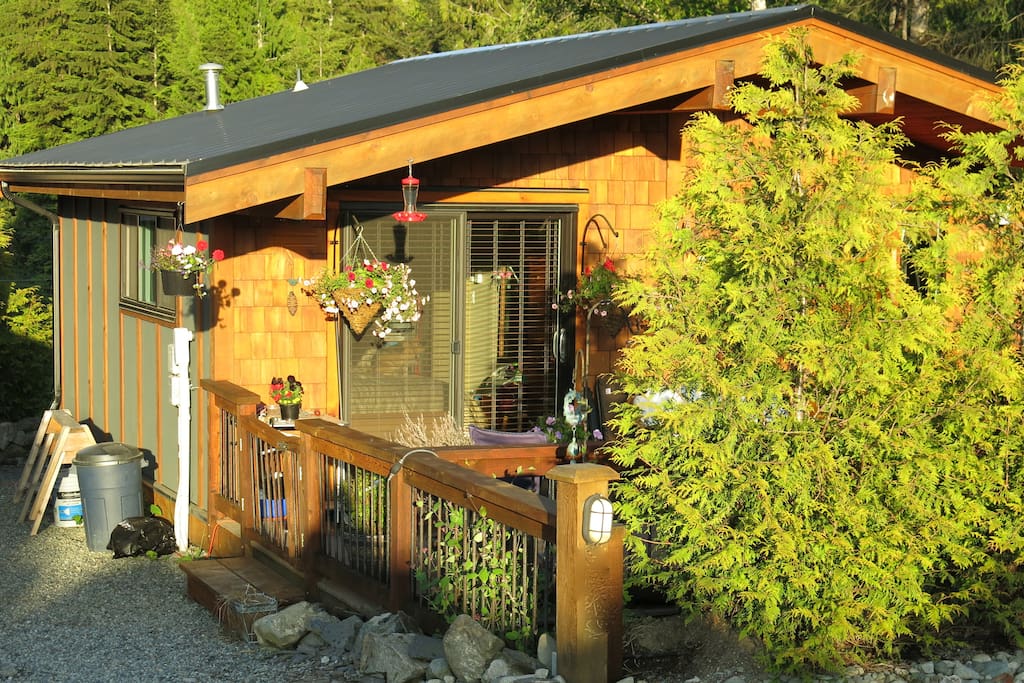 Cozy and romantic fully equip modern cottage