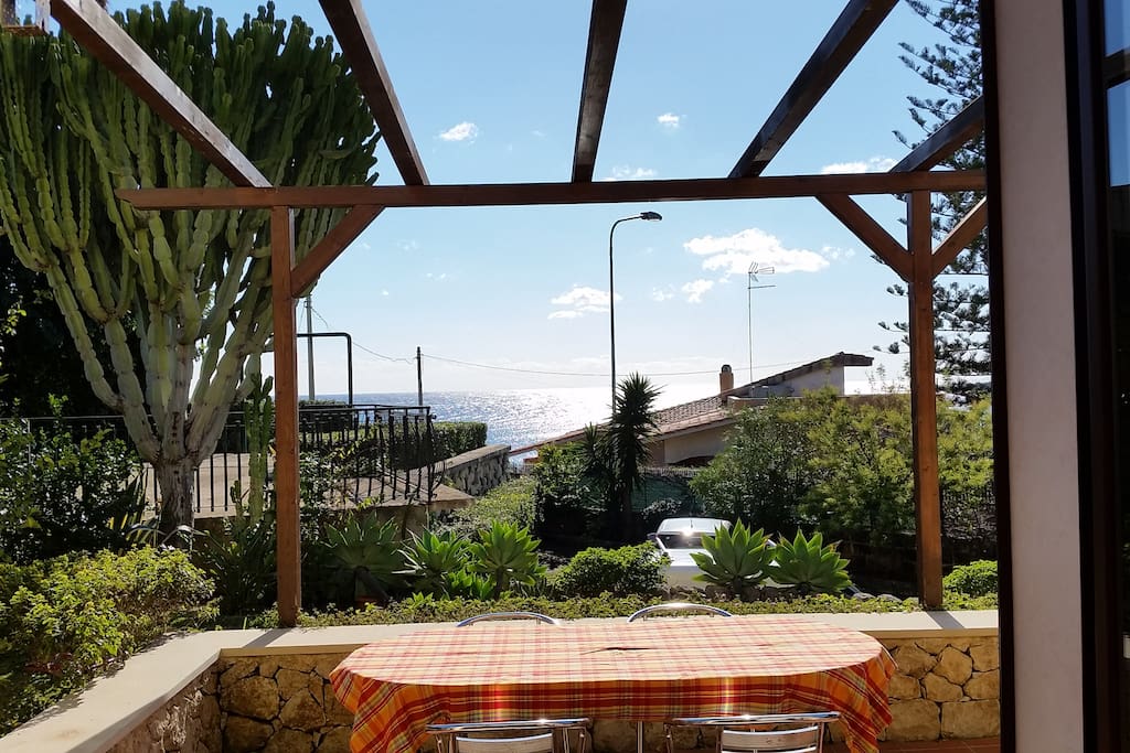 This is the view from the front door / kitchen.