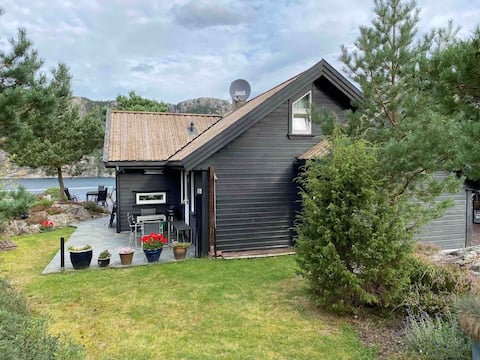 Cabin in Lysefjorden
