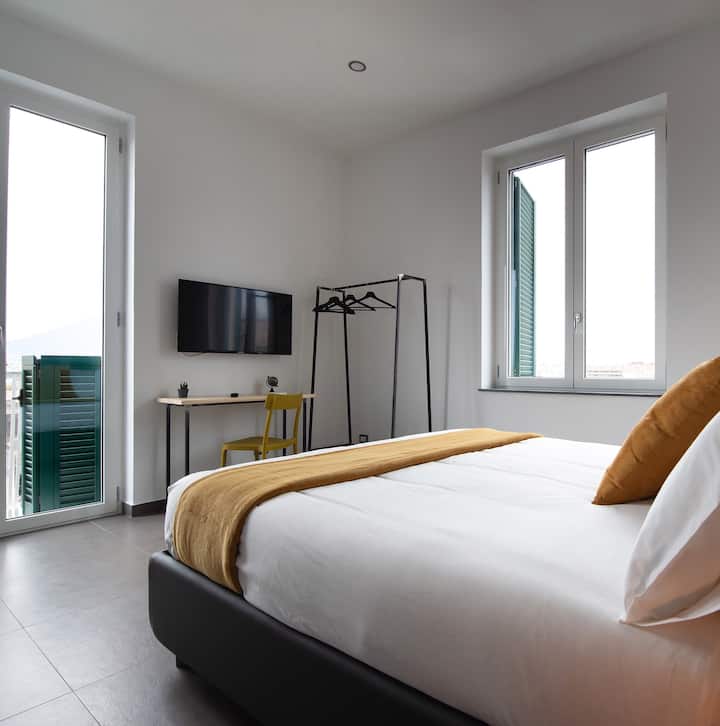 Guesthouse GB Vesuvius Napoli, King Room Apartments for Rent in