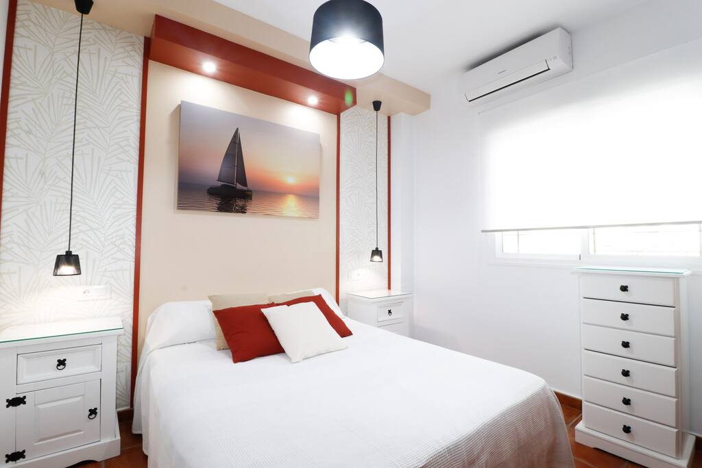 Dormitorio con aire acondicionado, cama de 1,50, armario empotrado