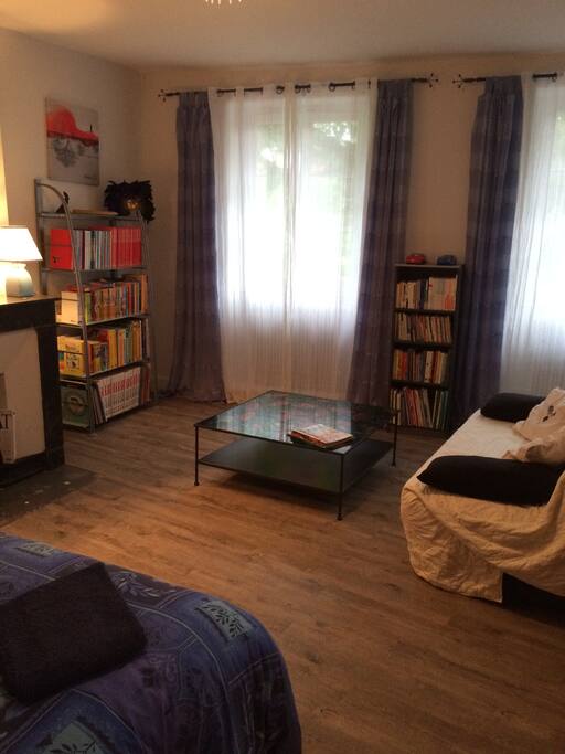 Espace salon dans la chambre