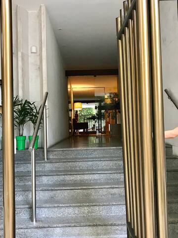 One street from beach gallery image 2