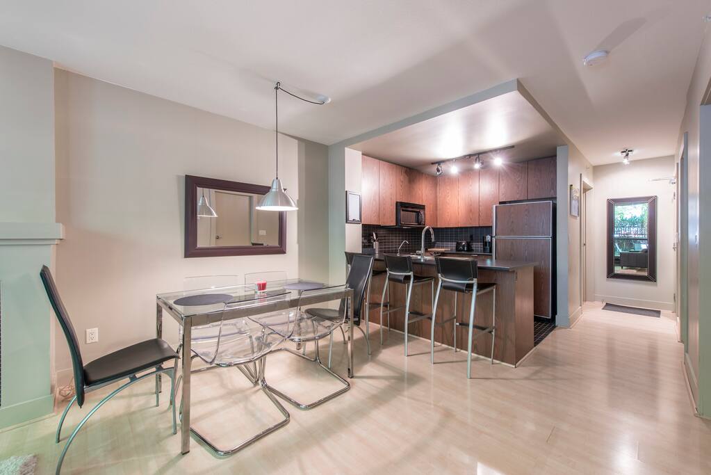 Extendable table that seats six along with countertop seating.