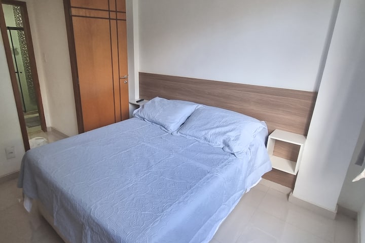 Основна спалня с двойно легло и матрак Ortobom 