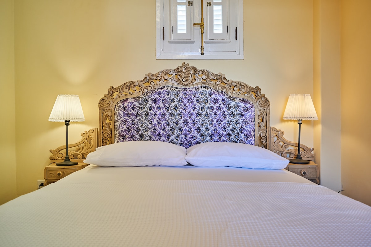 3号卧室带套房独立卫生间，可通往花园墙露台