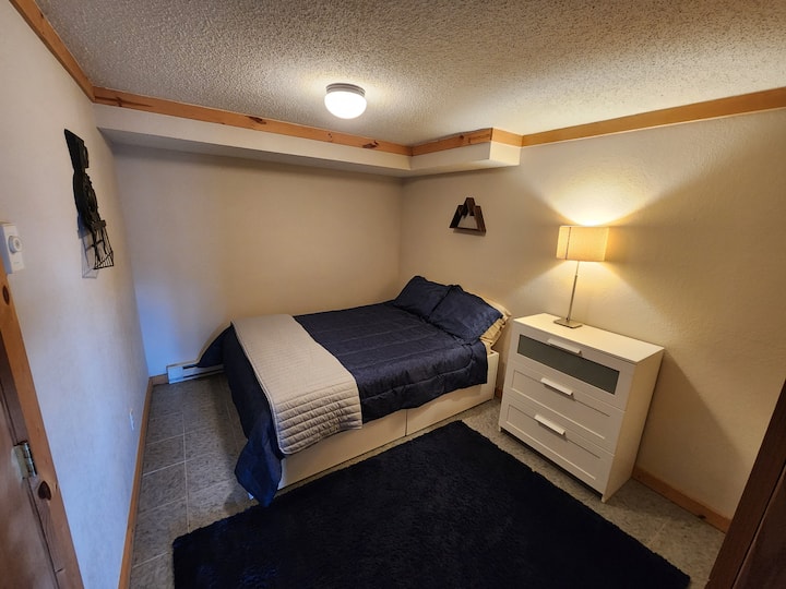 Downstairs Queen bedroom