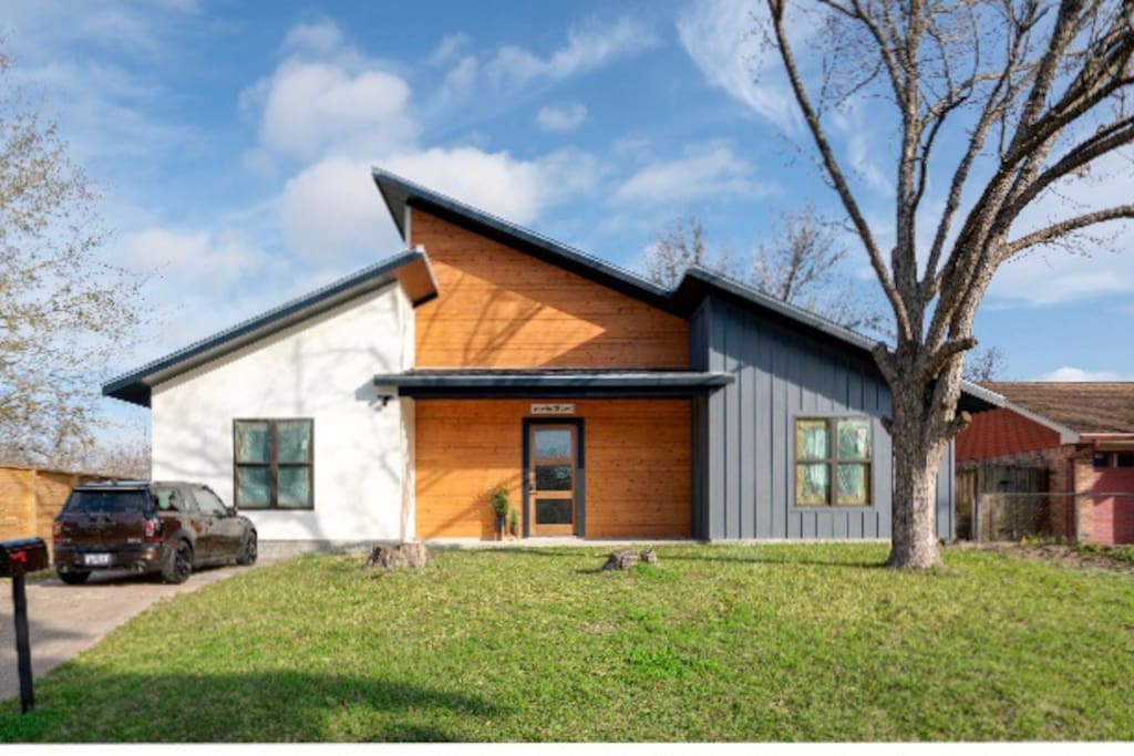 Airbnb Chic House