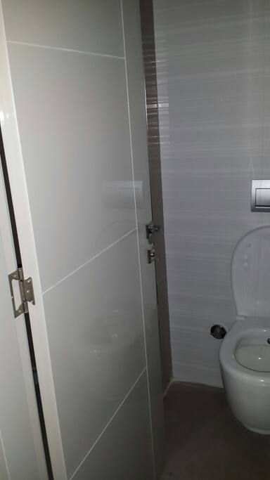 Toilet & bathroom