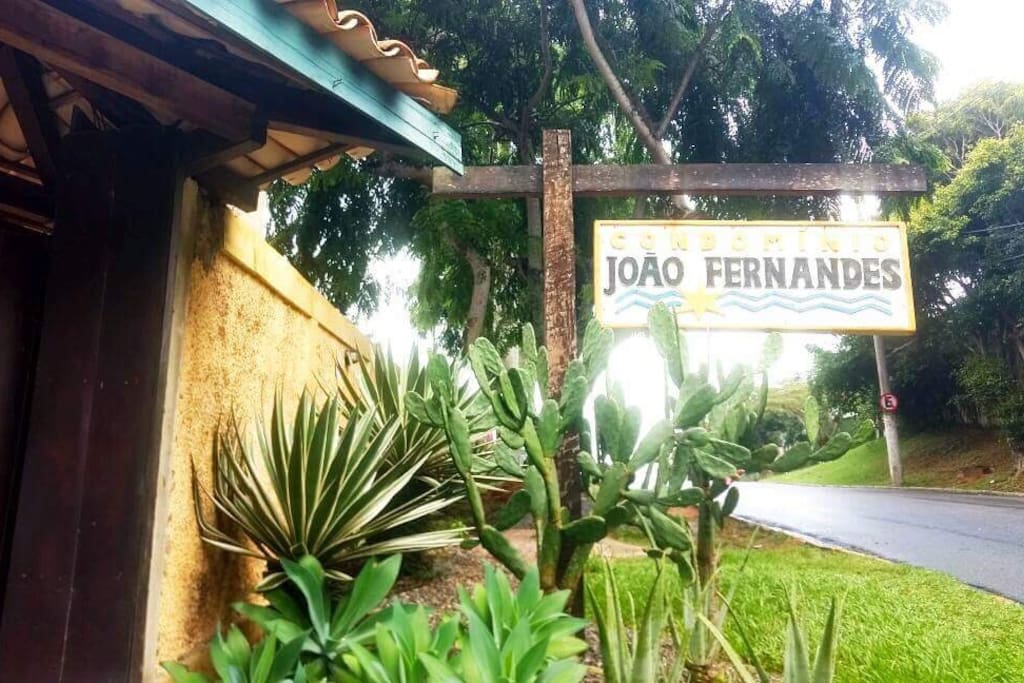 Localizada no Condomínio João Fernandes