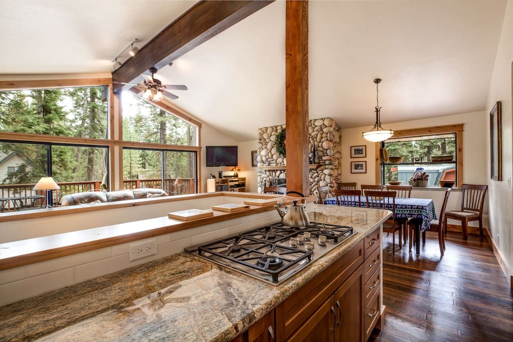 Completely Remodeled, Luxury Kitchen