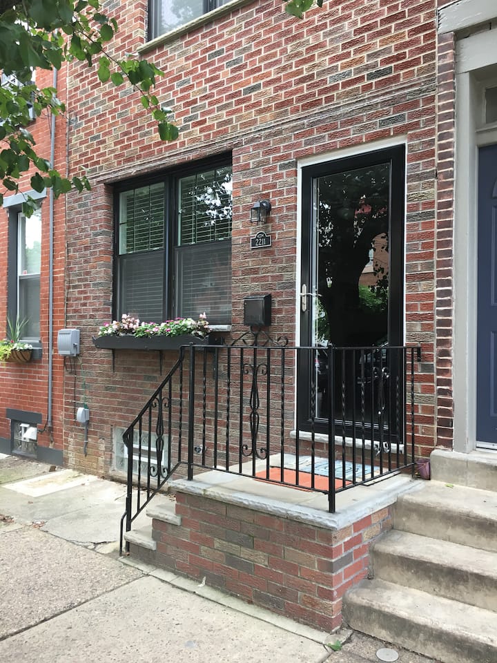 Renovated Townhome In Prime Fishtown Location - Philadelphia, PA