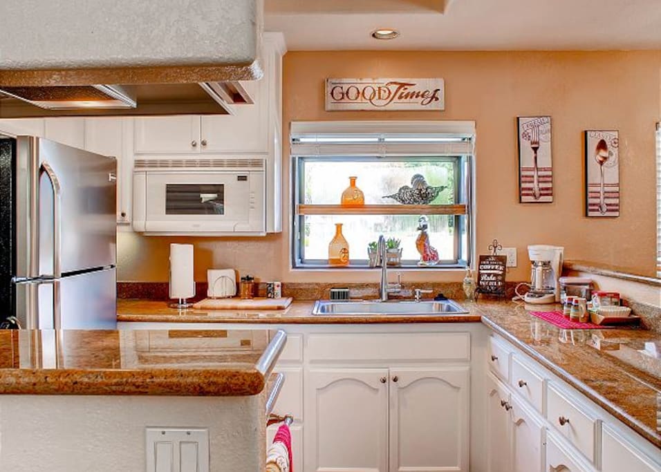 Full kitchen
