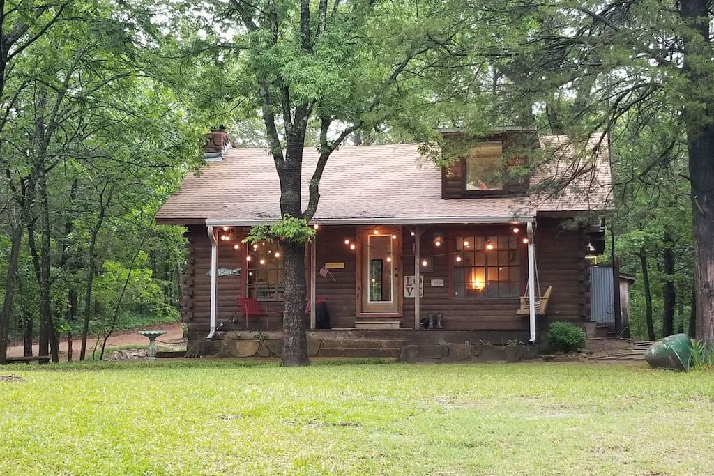 Blue River Retreat Cabins for Rent in Milburn, Oklahoma, United States