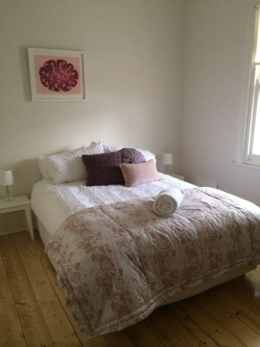 Extremely comfortable beds with stylish linen and hotel issue laundered sheets