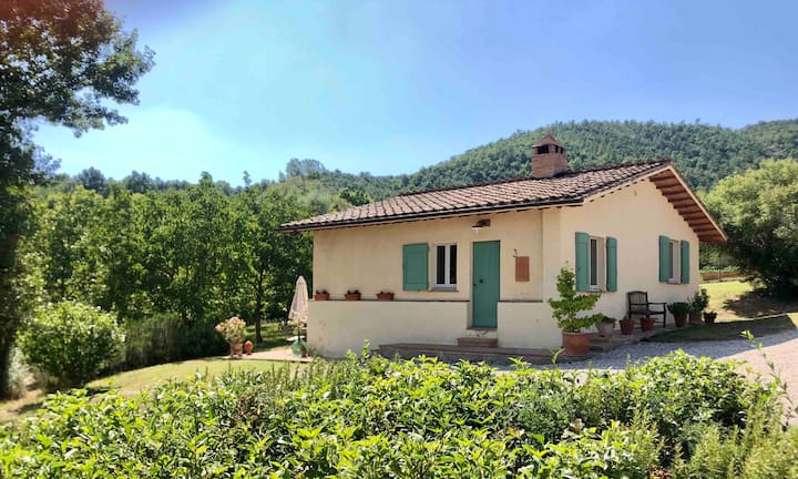 Tenuta Santa Croce - Cottage Hut - Cottages for Rent in Umbertide, Umbria,  Italy - Airbnb