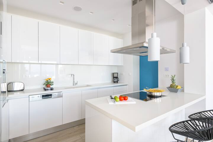 Luxury Sunrise Villa Nissos with Private Pool gallery image 5