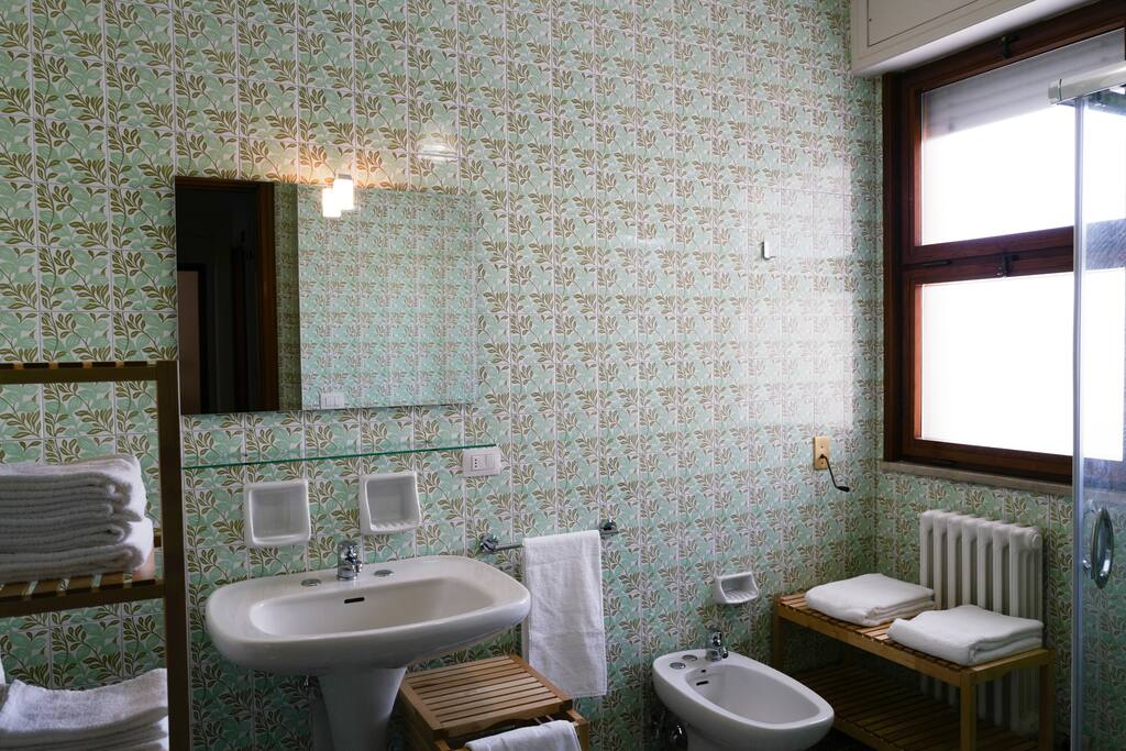 Bagno con doccia