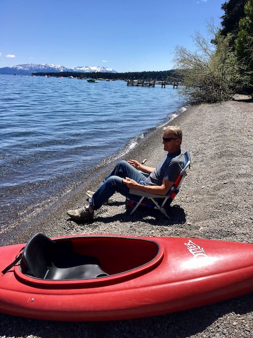 Sandy chillin by the Lake..
2017