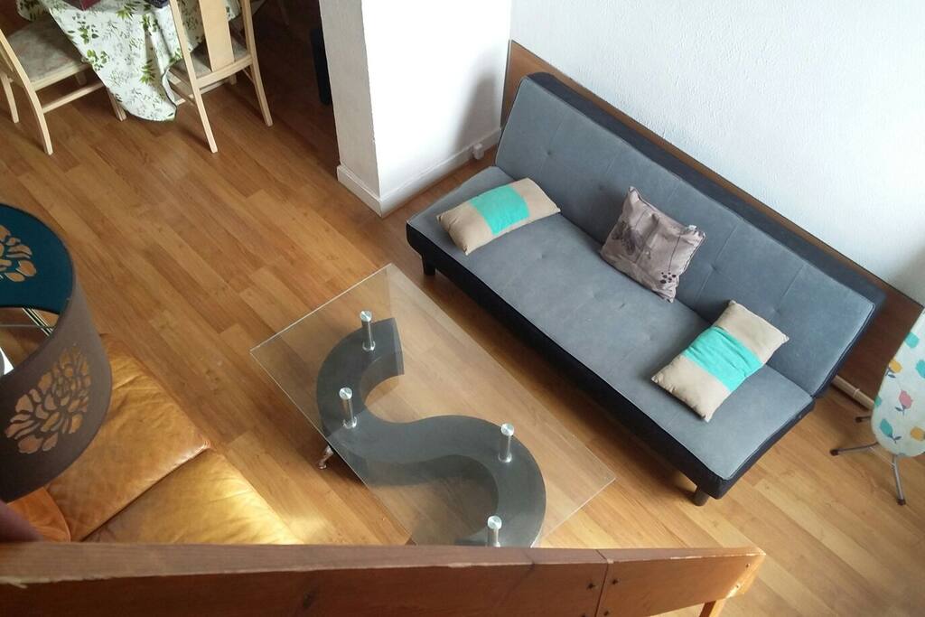 accès au salon par l'escalier