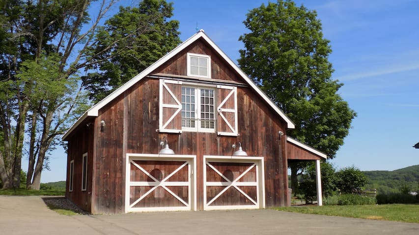 The Nook - An Adorable Secret Hideaway