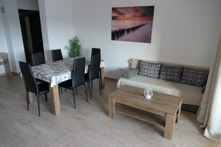 BLAGAVAONA + WOHNZIMMER (SCHLAFSOFA 120x180cm)