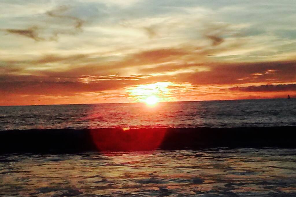 Sunset over the Pacific at Playa Flamingo.
