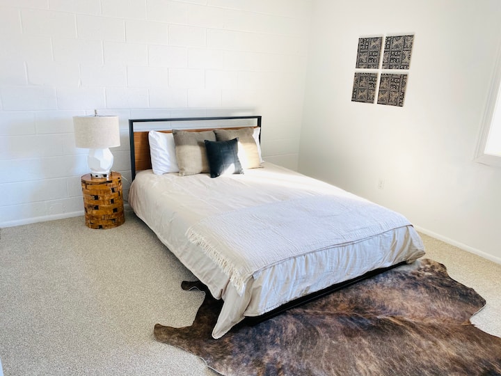 חדר שינה לאורחים - מיטת קווין סייז