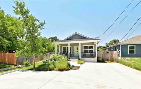 Stone’s Throw Stay-Less than a Mile from Lake LBJ