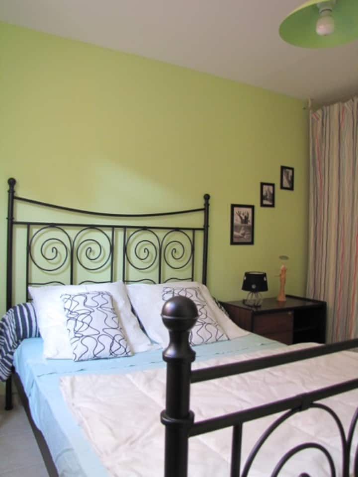 Parijse slaapkamer,
begane grond.