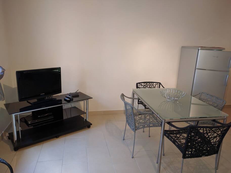 TV flat screen "Dining room"