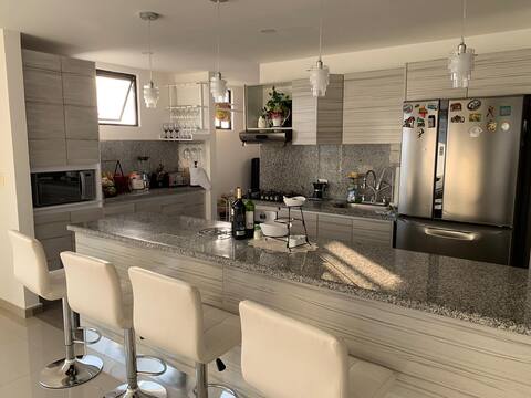 LINDA HABITACION EN SECTOR EXCLUSIVO DE LA CIUDAD