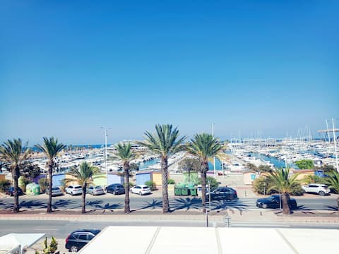 Successful Airbnb property: A charming fisherman's house facing the port in Dénia