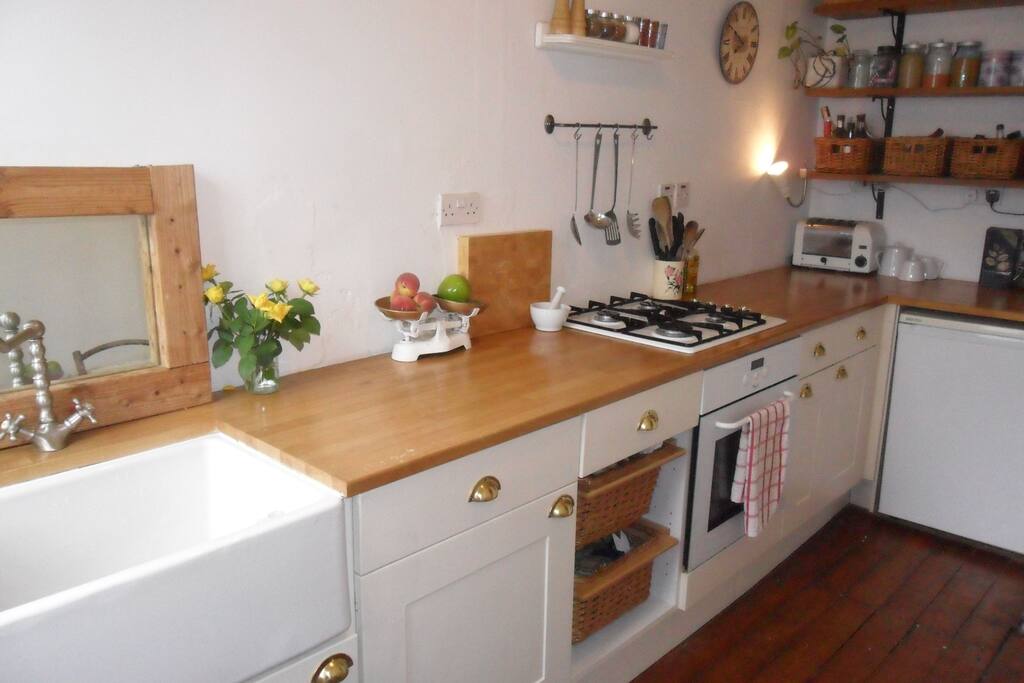 The newly decorated kitchen is ideal for cooking (or heating up your take-away!)