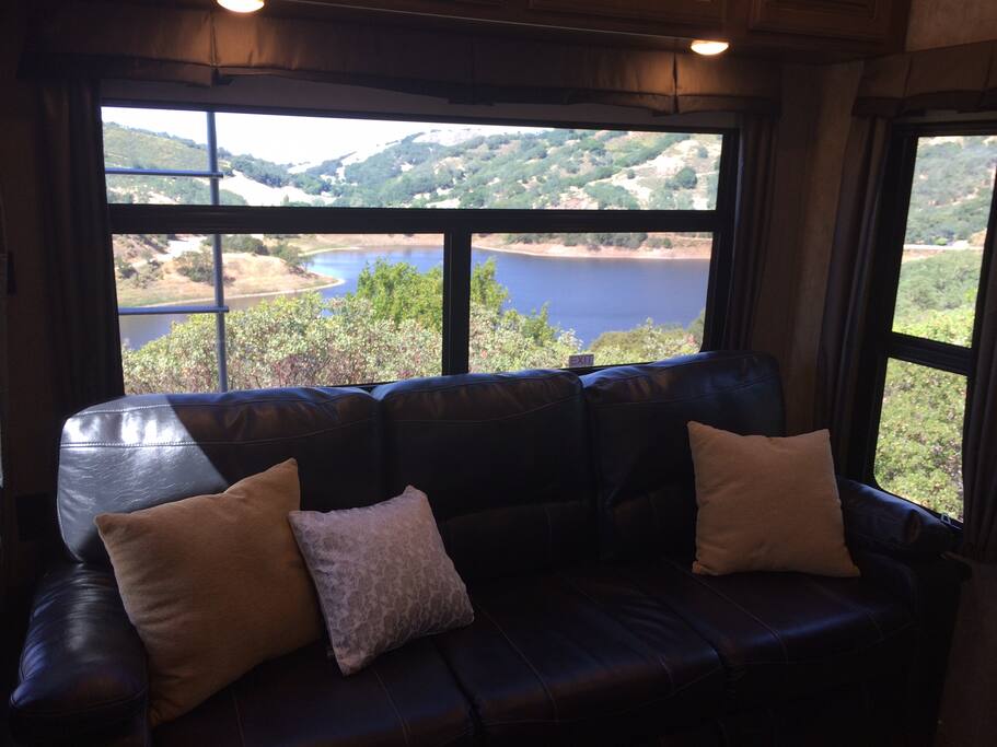 You can see the water from the windows.