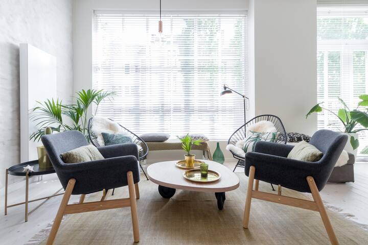 Charming duplex in mansion close to city centre. gallery image 5