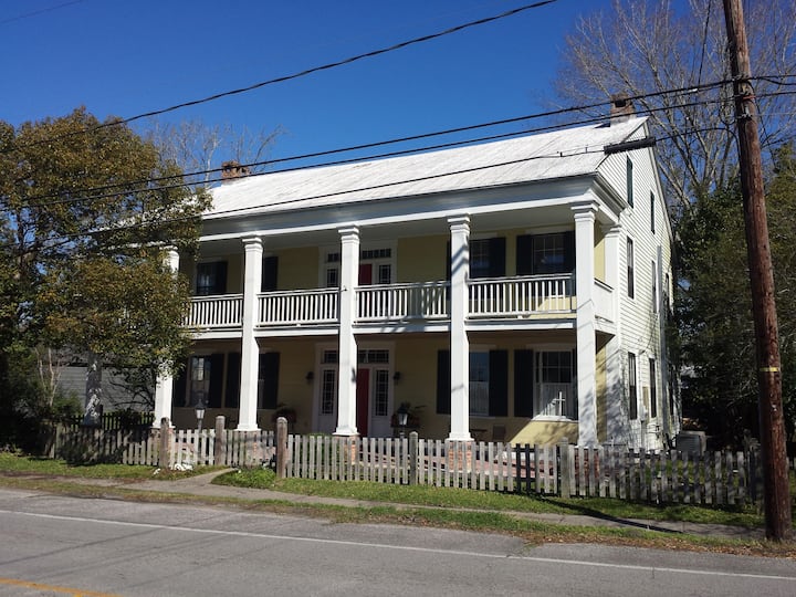 Centerville Steamboat Inn, Room1 of 3 available Houses for Rent in