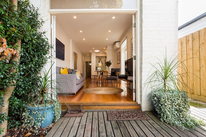 Victorian Terrace House in vibrant Collingwood