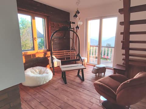 Annonce Airbnb populaire: The Black Bear Chalet (from 10 years old) à Saint Martin D'uriage